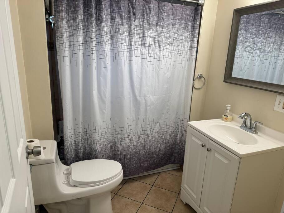 Comforting Getaway-Sleeps 6-Walk To Falls! Niagara Falls Exterior photo